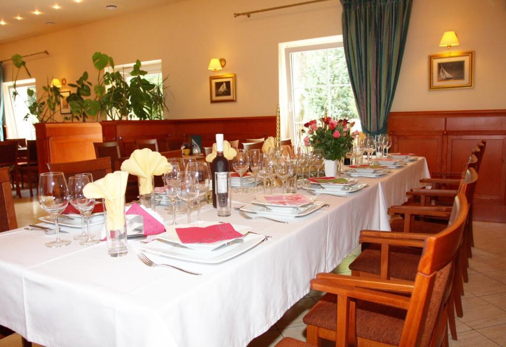 Hotel Korona Słubice Buitenkant foto
