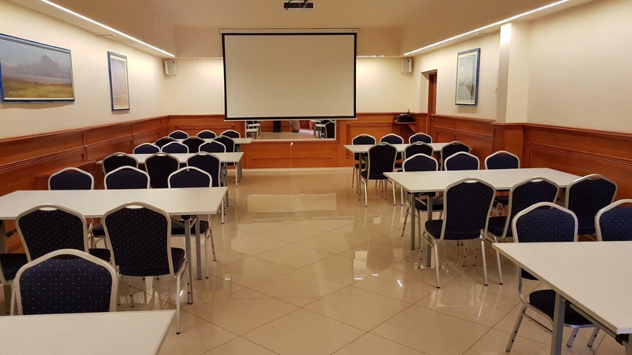 Hotel Korona Słubice Buitenkant foto