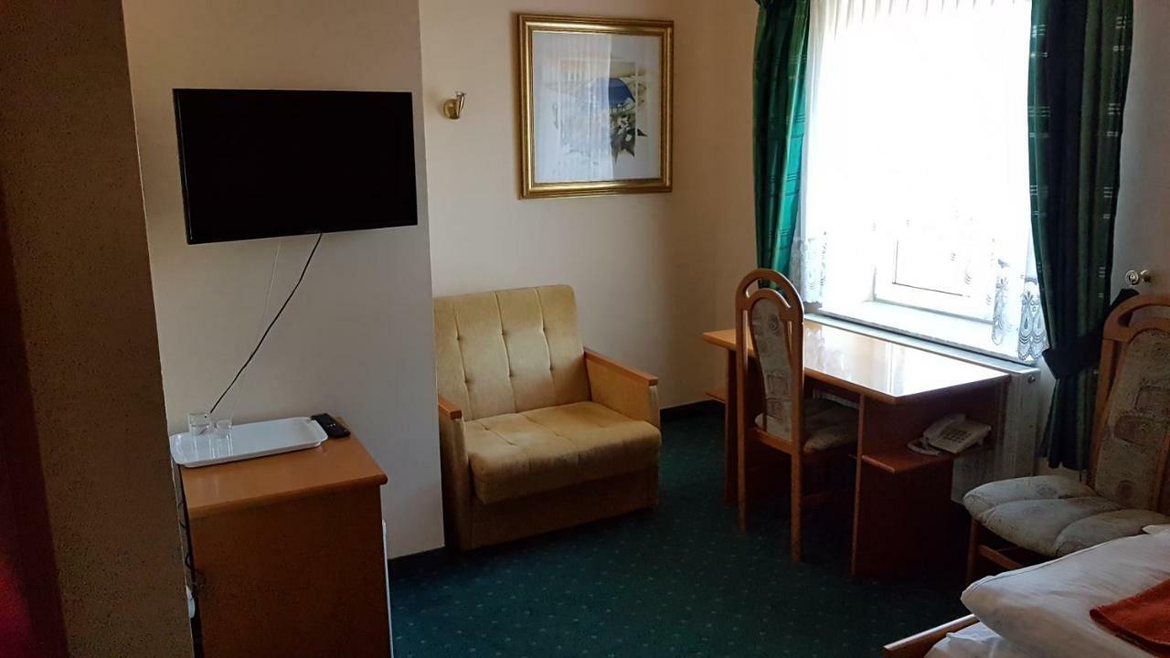 Hotel Korona Słubice Buitenkant foto